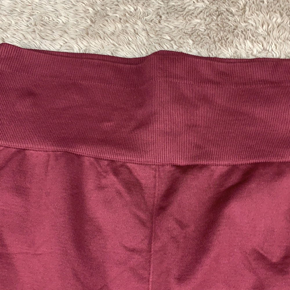 Fabletics High-Wasit Seamless Capris - image 5